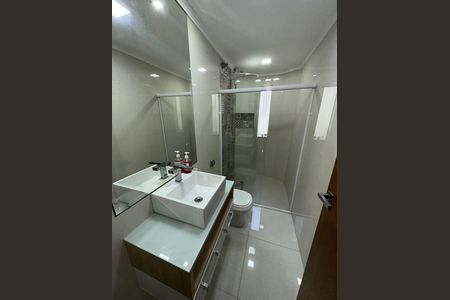 Casa à venda com 220m², 3 quartos e 3 vagas Casa à venda com 220m², 3 quartos e 3 vagasBanheiro