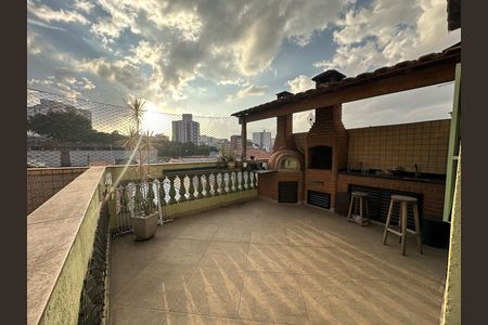 Casa à venda com 220m², 3 quartos e 3 vagas Casa à venda com 220m², 3 quartos e 3 vagasVaranda