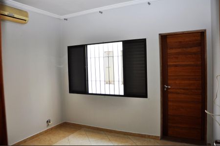 Casa para alugar com 163m², 4 quartos e 2 vagas Casa para alugar com 163m², 4 quartos e 2 vagasDetalhe - Quarto 03