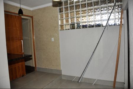 Casa para alugar com 163m², 4 quartos e 2 vagas Casa para alugar com 163m², 4 quartos e 2 vagasDetalhe - Área de Serviço