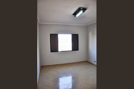 Casa para alugar com 163m², 4 quartos e 2 vagas Casa para alugar com 163m², 4 quartos e 2 vagasDetalhe - Quarto 02