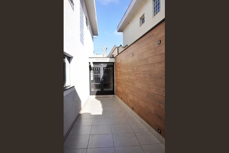 Casa para alugar com 163m², 4 quartos e 2 vagas Casa para alugar com 163m², 4 quartos e 2 vagasDetalhe - Quintal