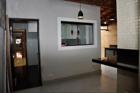 Casa para alugar com 163m², 4 quartos e 2 vagas Casa para alugar com 163m², 4 quartos e 2 vagasDetalhe - Área de Serviço
