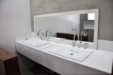 Casa para alugar com 163m², 4 quartos e 2 vagas Casa para alugar com 163m², 4 quartos e 2 vagasDetalhe - Suíte