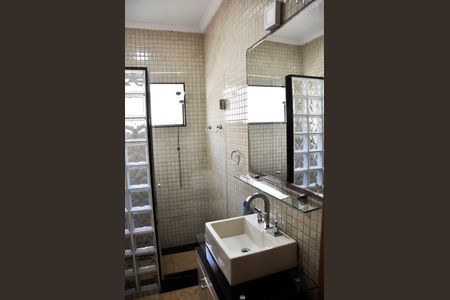 Casa para alugar com 163m², 4 quartos e 2 vagas Casa para alugar com 163m², 4 quartos e 2 vagasDetalhe - Banheiro Social