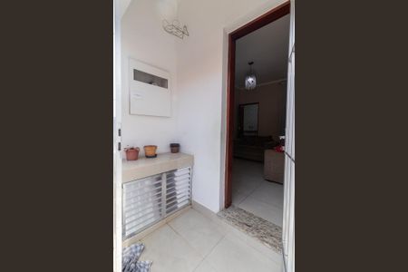Casa de condomínio à venda com 80m², 2 quartos e 1 vaga Casa de condomínio à venda com 80m², 2 quartos e 1 vagaVaranda