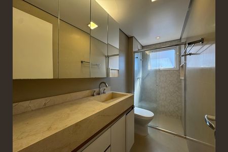 Apartamento para alugar com 100m², 3 quartos e 2 vagasBanheiro da Suíte