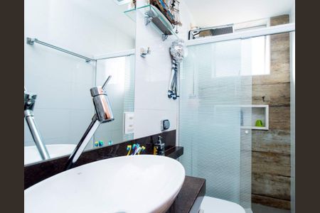 Banheiro  de apartamento à venda com 3 quartos, 100m² em São Pedro, Belo Horizonte