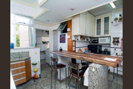 Apartamento à venda com 100m², 3 quartos e 2 vagas Apartamento à venda com 100m², 3 quartos e 2 vagasCozinha