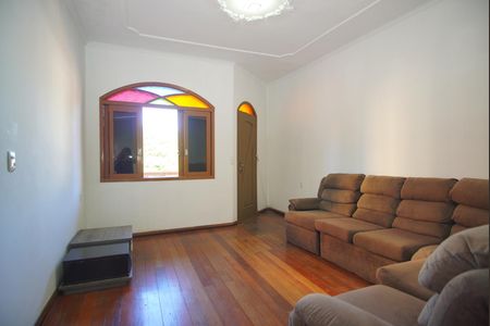 Sala de casa para alugar com 3 quartos, 113m² em Sarandi, Porto Alegre
