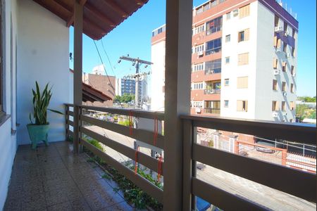 Sala - Varanda de casa para alugar com 3 quartos, 113m² em Sarandi, Porto Alegre