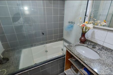 Apartamento à venda com 113m², 3 quartos e 2 vagas Apartamento à venda com 113m², 3 quartos e 2 vagasBanheiro da Suíte