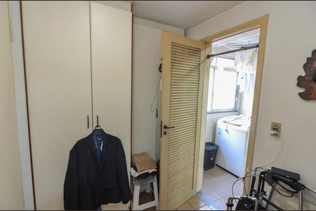 Apartamento à venda com 113m², 3 quartos e 2 vagas Apartamento à venda com 113m², 3 quartos e 2 vagasQuarto de Serviço