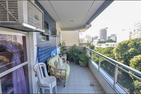 Apartamento à venda com 113m², 3 quartos e 2 vagas Apartamento à venda com 113m², 3 quartos e 2 vagasSala
