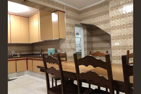 Casa à venda com 2 quartos, 130m² em Jardim das Laranjeiras, São Paulo