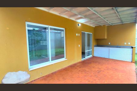 Casa de condomínio para alugar com 130m², 3 quartos e 2 vagas