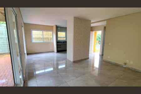 Casa de condomínio para alugar com 130m², 3 quartos e 2 vagas