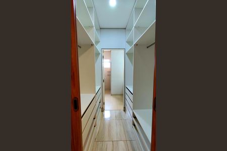 Casa de condomínio para alugar com 130m², 3 quartos e 2 vagas