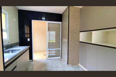 Casa de condomínio para alugar com 130m², 3 quartos e 2 vagas