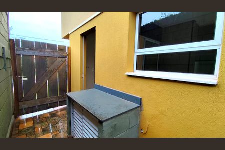 Casa de condomínio para alugar com 130m², 3 quartos e 2 vagas