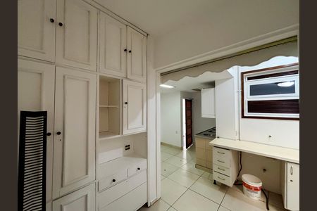 Apartamento para alugar com 110m², 3 quartos e 1 vaga Apartamento para alugar com 110m², 3 quartos e 1 vagaÁrea de serviço