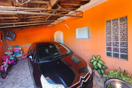 Casa à venda com 360m², 2 quartos e 6 vagasQuintal - Garagem