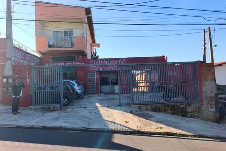 Casa à venda com 360m², 2 quartos e 6 vagasFachada