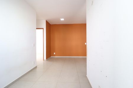 Sala de apartamento para alugar com 2 quartos, 48m² em Jardim Holanda, Uberlândia
