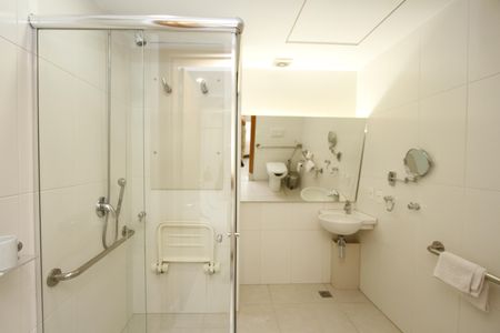 Banheiro de kitnet/studio para alugar com 1 quarto, 30m² em Cidade Jardim, Belo Horizonte