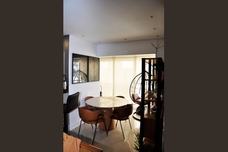 Apartamento para alugar com 65m², 3 quartos e 2 vagas Apartamento para alugar com 65m², 3 quartos e 2 vagasDetalhe - Sala e Sala de Jantar com Varanda