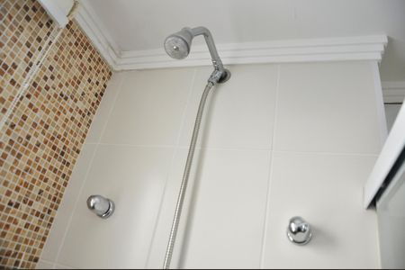 Apartamento para alugar com 65m², 3 quartos e 2 vagas Apartamento para alugar com 65m², 3 quartos e 2 vagasDetalhe - Banheiro Social
