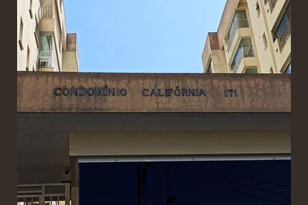 Apartamento para alugar com 65m², 3 quartos e 2 vagas Apartamento para alugar com 65m², 3 quartos e 2 vagasCondomínio Califórnia
