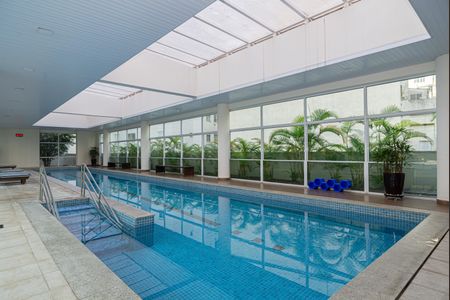 Apartamento à venda com 47m², 1 quarto e 1 vaga Apartamento à venda com 47m², 1 quarto e 1 vagaÁrea comum - Piscina coberta