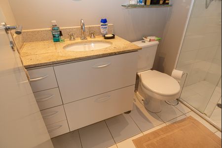 Apartamento à venda com 47m², 1 quarto e 1 vaga Apartamento à venda com 47m², 1 quarto e 1 vagaBanheiro da Suíte
