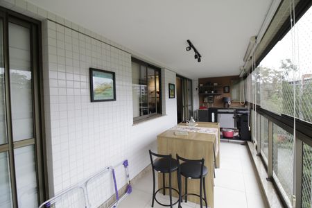 Apartamento à venda com 112m², 3 quartos e 2 vagasVaranda da Sala