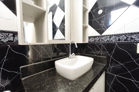 Apartamento à venda com 57m², 2 quartos e 1 vaga Apartamento à venda com 57m², 2 quartos e 1 vagaBanheiro