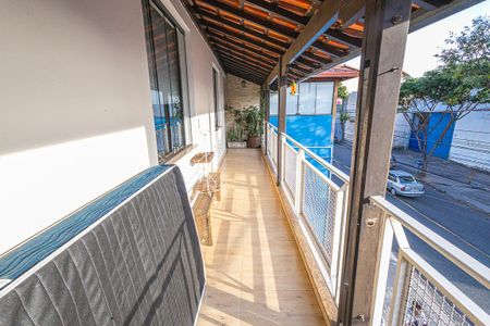 Casa para alugar com 240m², 3 quartos e 1 vaga Casa para alugar com 240m², 3 quartos e 1 vagavaranda