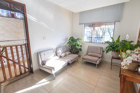 sala de casa para alugar com 3 quartos, 240m² em Jardim Guanabara, Belo Horizonte