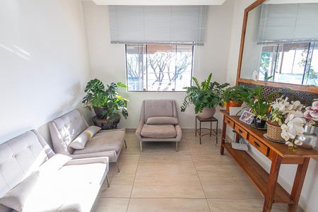 Casa para alugar com 240m², 3 quartos e 1 vaga Casa para alugar com 240m², 3 quartos e 1 vagasala