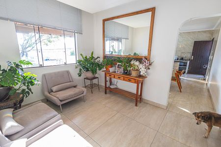 sala de casa para alugar com 3 quartos, 240m² em Jardim Guanabara, Belo Horizonte