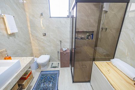 Casa para alugar com 240m², 3 quartos e 1 vaga Casa para alugar com 240m², 3 quartos e 1 vagasuite