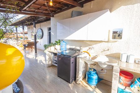 Casa para alugar com 240m², 3 quartos e 1 vaga Casa para alugar com 240m², 3 quartos e 1 vagaarea de serviço