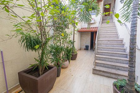 Casa para alugar com 240m², 3 quartos e 1 vaga Casa para alugar com 240m², 3 quartos e 1 vagaHall de entrada