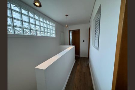 Corredor de casa para alugar com 2 quartos, 80m² em Jardim Araruama, Cotia