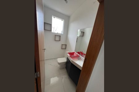Banheiro  de casa para alugar com 2 quartos, 80m² em Jardim Araruama, Cotia
