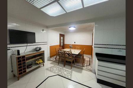 Casa à venda com 4 quartos, 150m² em Parque Sao Domingos, São Paulo