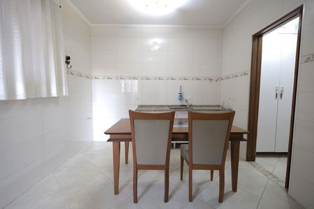 Casa para alugar com 100m², 2 quartos e 2 vagas Casa para alugar com 100m², 2 quartos e 2 vagasCozinha