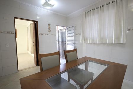 Casa para alugar com 100m², 2 quartos e 2 vagas Casa para alugar com 100m², 2 quartos e 2 vagasCozinha