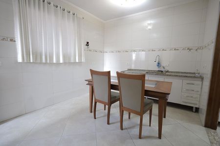 Casa para alugar com 100m², 2 quartos e 2 vagas Casa para alugar com 100m², 2 quartos e 2 vagasCozinha