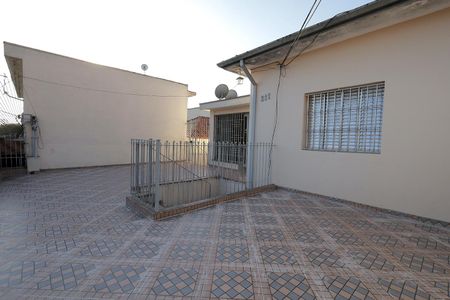 Casa para alugar com 100m², 2 quartos e 2 vagas Casa para alugar com 100m², 2 quartos e 2 vagasQuintal